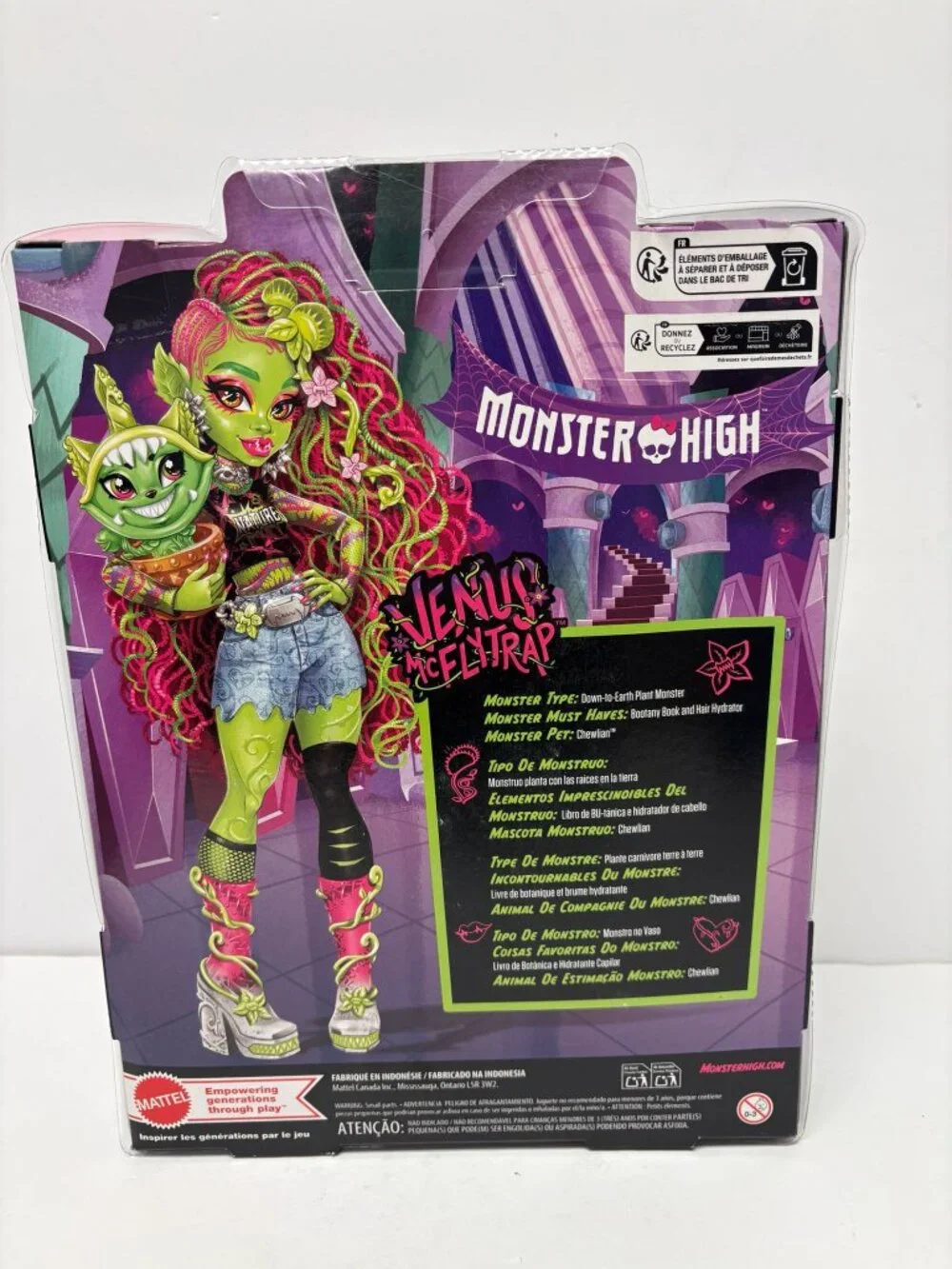 Monster High HRP81 Venus McFlytrap Fashion Doll with Pet Chewlian